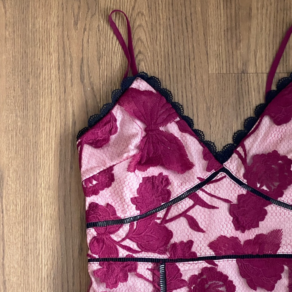 🖤NWT Lulu’s Alluring Dream Burgundy Floral Mesh Lace Trumpet Midi Dress🖤